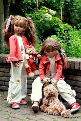 Sina with Sarit and Fina with Foppe