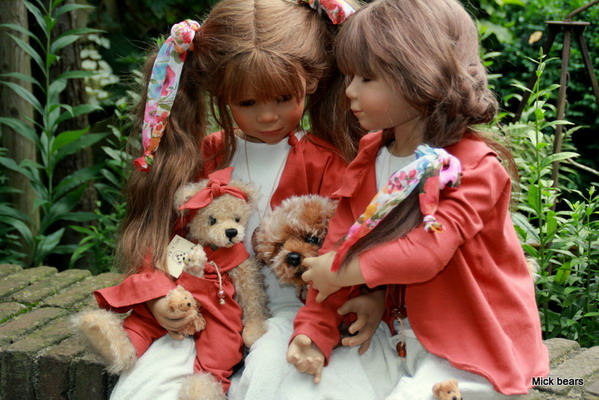 Sina with Sarit and Fina with Foppe